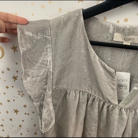 LOFT | Velvet Ruffle Sleeve V-Neck Top, NWT - Picture 4 of 7